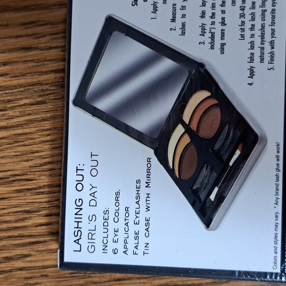 ME Makeover Essentials Eyeshadow and Eyelash Kit New in sealed package - Picture 3 of 4